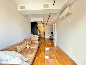 880 Dekalb Avenue, #305