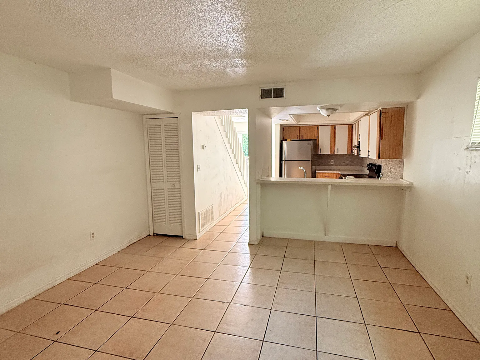 2 bed, 1.5 bath, 1064 sqft, $1,300 — Photo 4