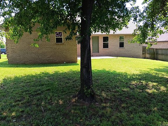 3rd image of 510 Sanibel St