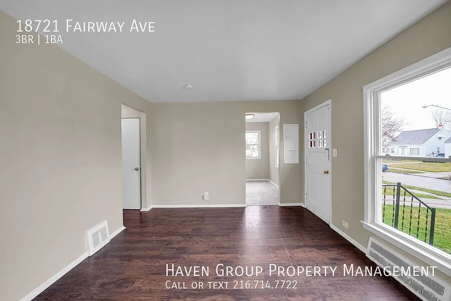 18721 Fairway Ave, Maple Heights, OH 44137- Spacious 3-bed 1-bath single-family home! — Photo 4