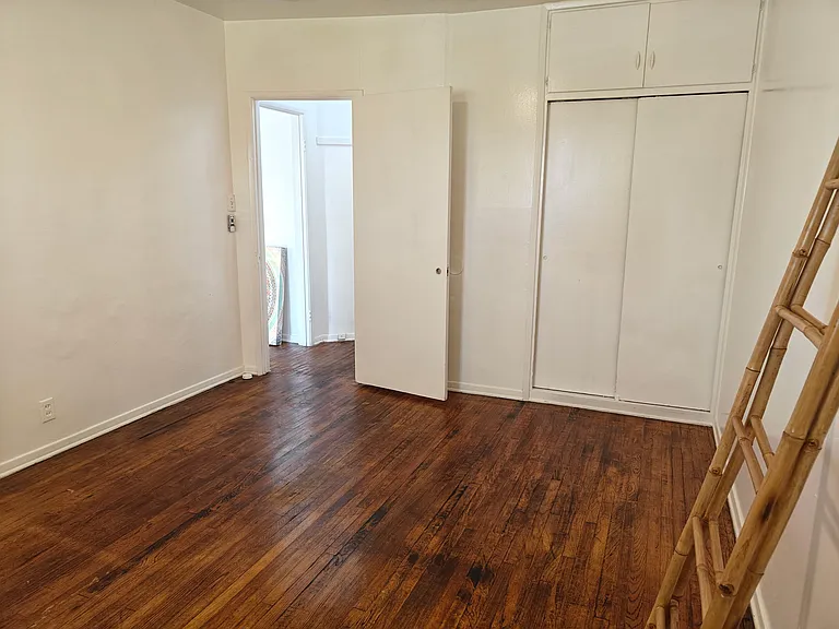 Bedroom/Closet