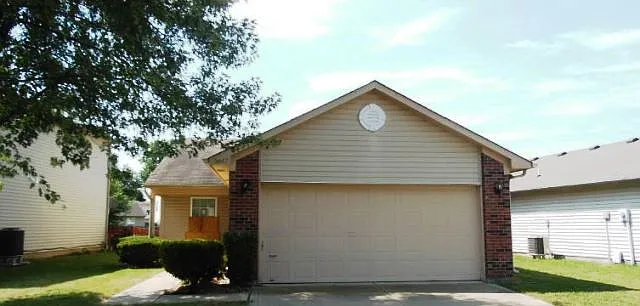 6647 Greendale Ln photo 1