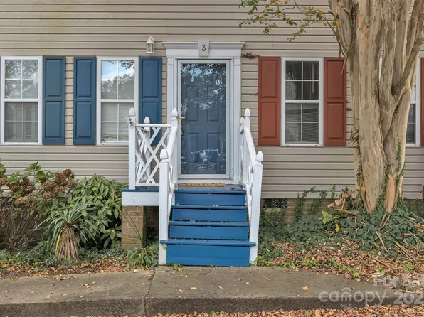 62 Duke St APT 3, Granite Falls, NC 28630