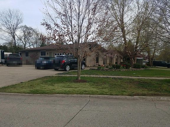 2nd image of 46520 Houghton Dr