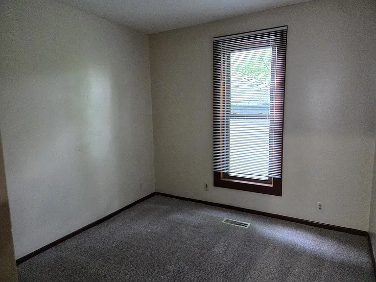 2516 Lyndale Ave N #1 — Photo 7