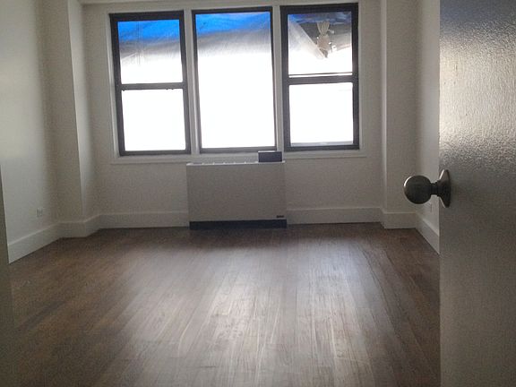 3rd image of 220 E 63rd St APT 11H