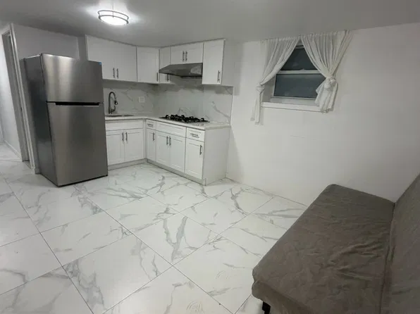 157-35 26th Ave, Flushing, NY 11354