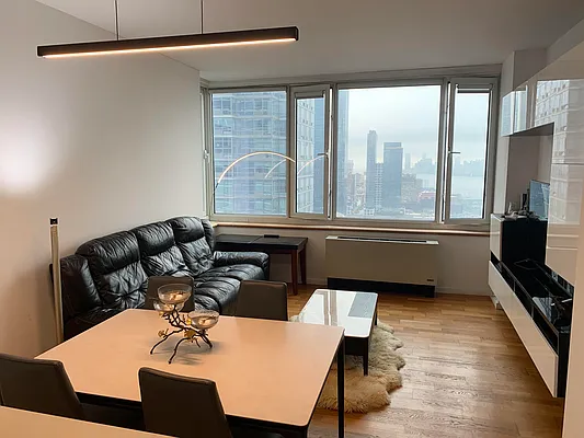 Rented by Realmart Realty LLC | media 20