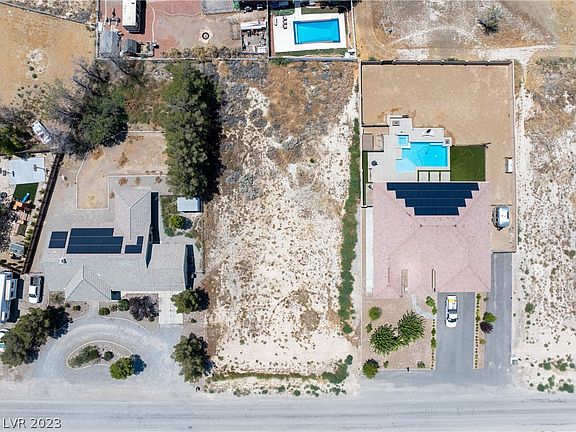 5th image of 2870 S Margarita Ave