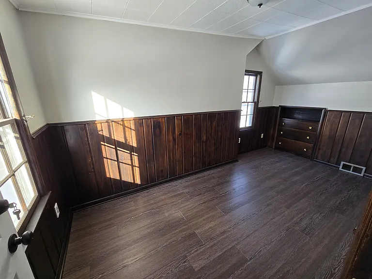 1305 Collegewood St — Photo 10