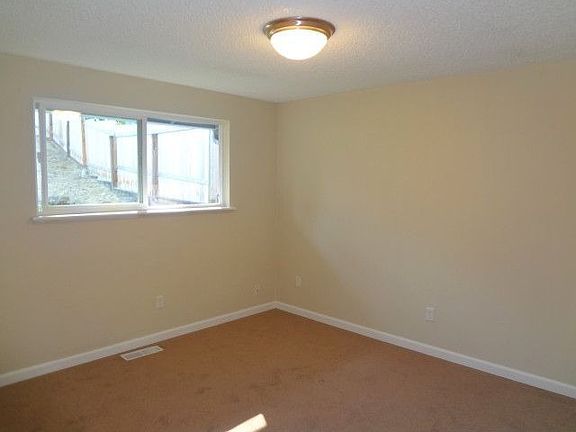 5th image of 1518 154th St E