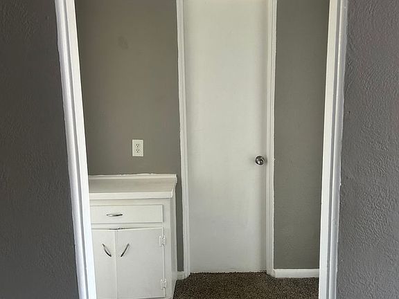 4th image of 1026 Forest Ct APT 7