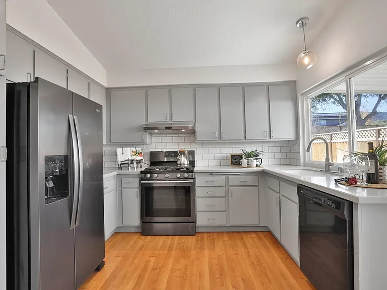 310 Curie Dr — Photo 30