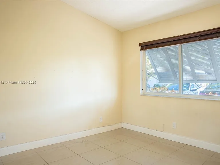 2408 N 35th Ave #2408 — Photo 14