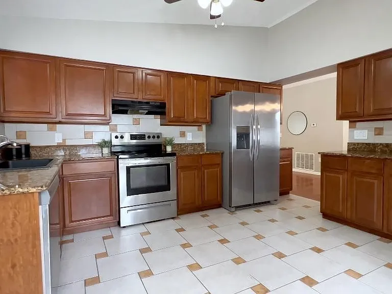 8108 Bluestar Cir — Photo 7