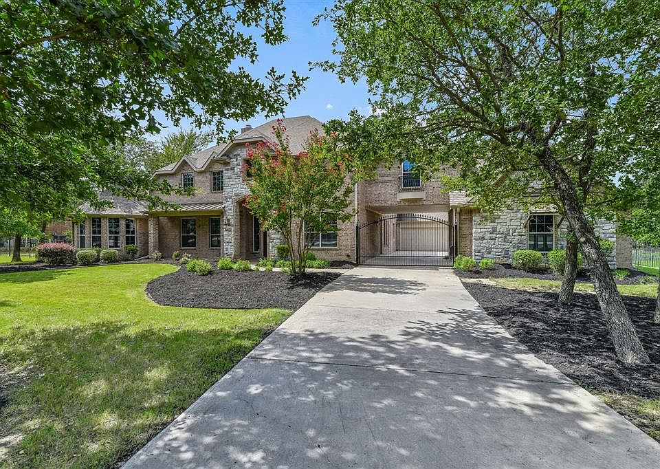 1st image of 210 Fox Trot Ln