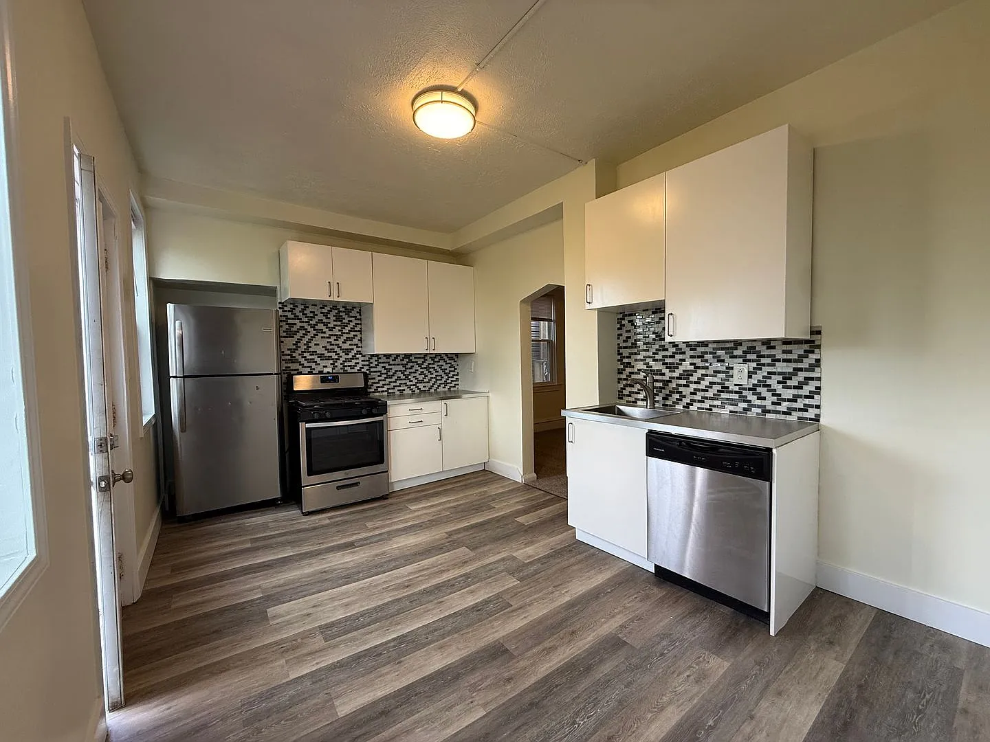 Spacious 1BR apartment — Photo 1