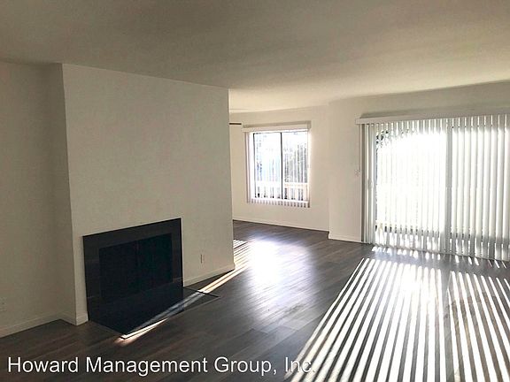 4th image of 11948 Darlington Ave APT 1