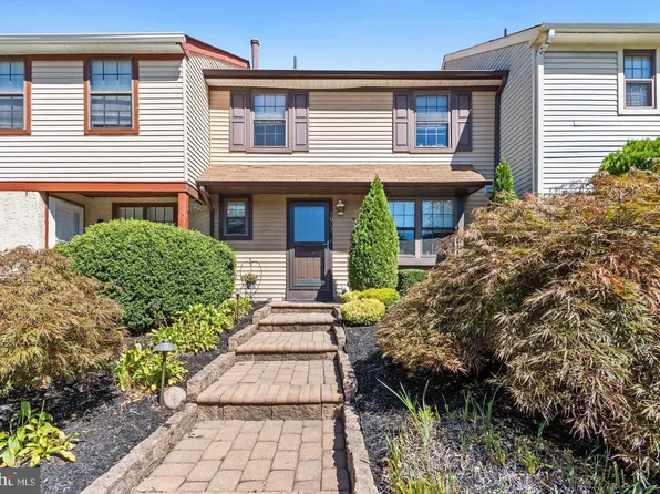 1003 Mulberry Ct, Marlton, NJ 08053