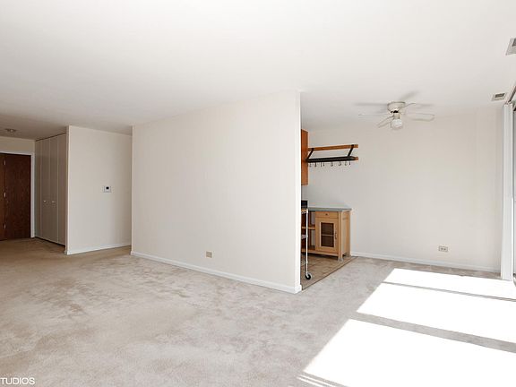 2nd image of 6020 Oakwood Dr APT 4D