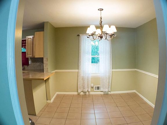 3rd image of 4029 English Oak Dr