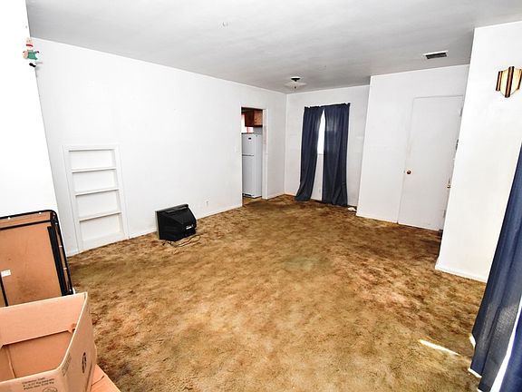 4th image of 256 W Avery St