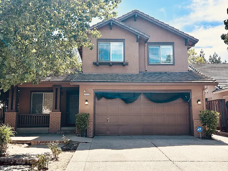 2412 Hooftrail Way — Photo 1