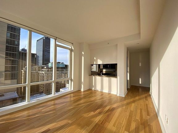 4th image of 885 6th Ave APT 28H