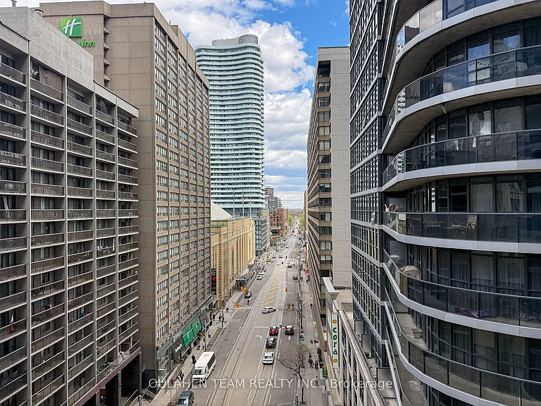 21 Carlton St #1105 — Photo 17