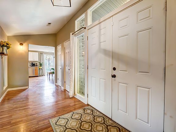 4th image of 3315 Chancellor Dr