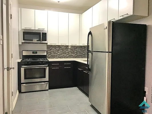 Rented by EXR | media 2