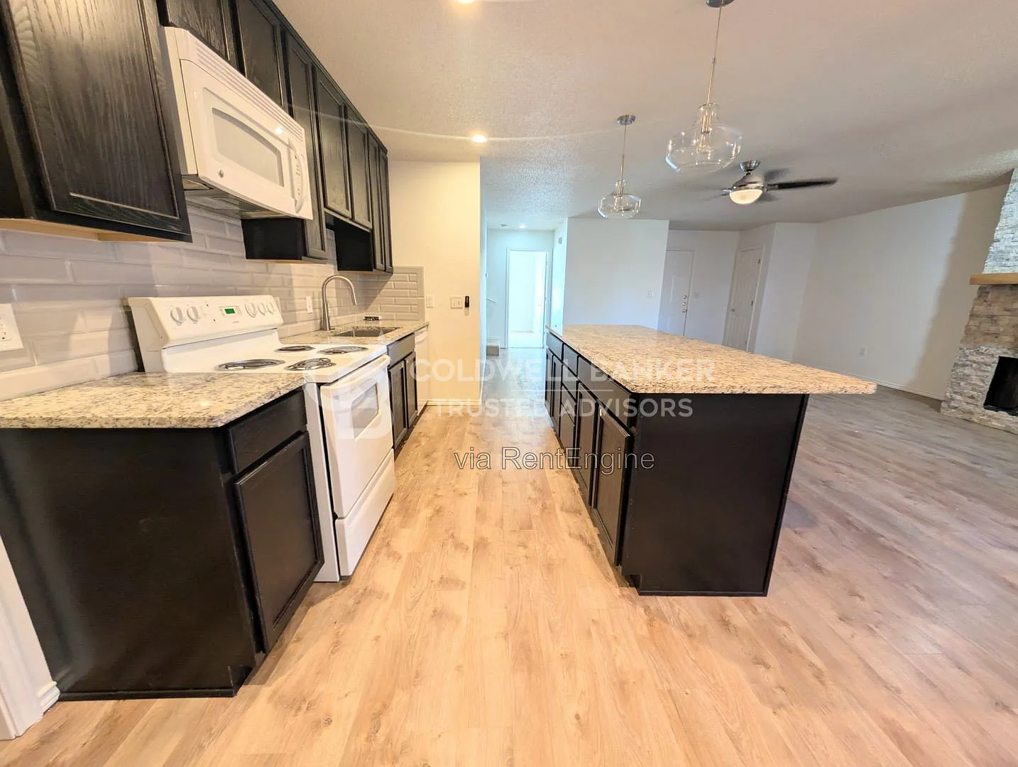 3 bed, 2.0 bath, 1585 sqft, $1,475 — Photo 3