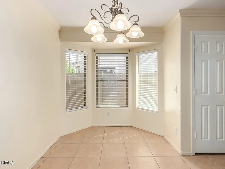 641 S 153rd Ln — Photo 12