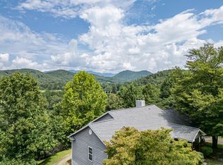 208 Oak Forest Cir, Hayesville, NC 28904