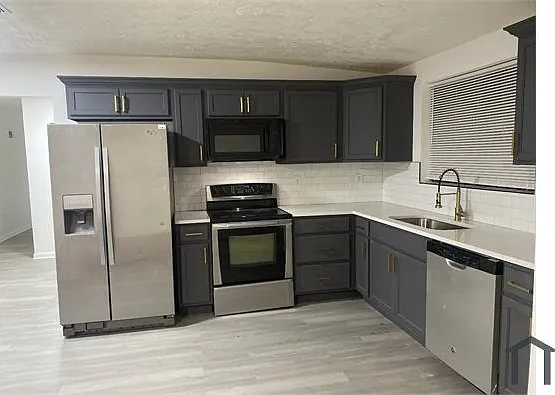1089 Nightingale Rd — Photo 4