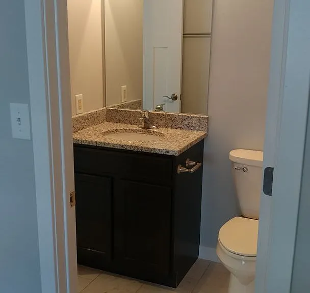 916 Regent Dr — Photo 9