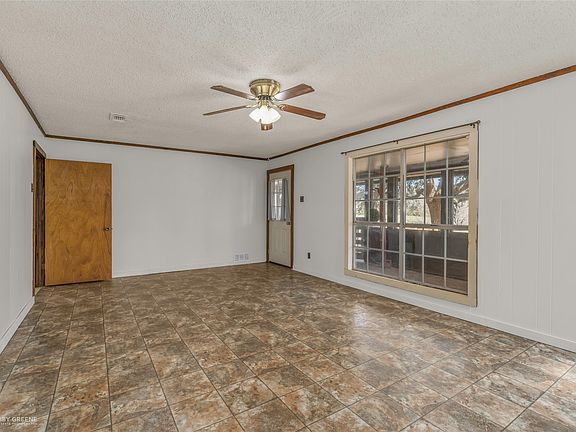 5th image of 203 Thomas Rd