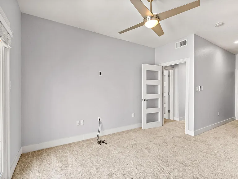3845 Convent St #4 — Photo 16