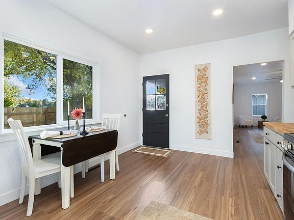 3rd image of 437 Clover Ln