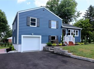 102 W Elmwood Dr, South Plainfield, NJ 07080