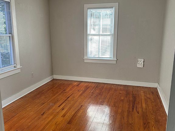 5th image of 322 W 8th Ave