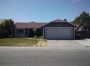 8370 Bloomington Dr, Sacramento, CA 95828