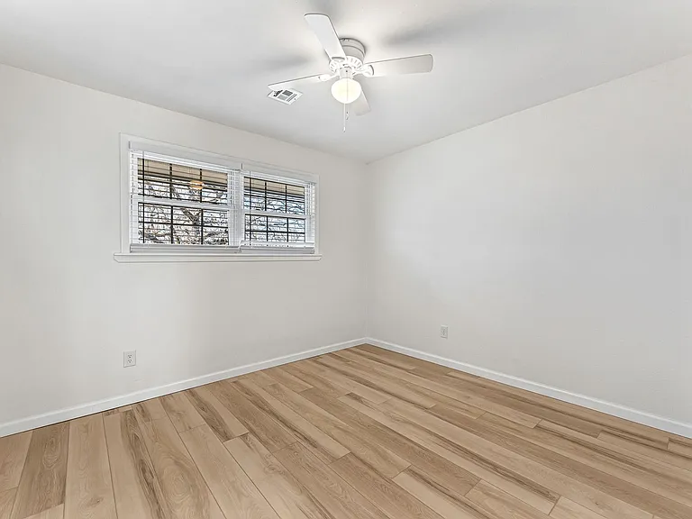 14793 Dutchmans Dr — Photo 17