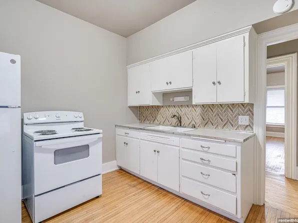 124 E Franklin Avenue, 124 E Franklin Ave APT 2, Neenah, WI 54956