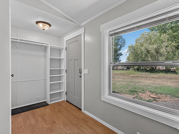 3rd image of 3 Garden Ln