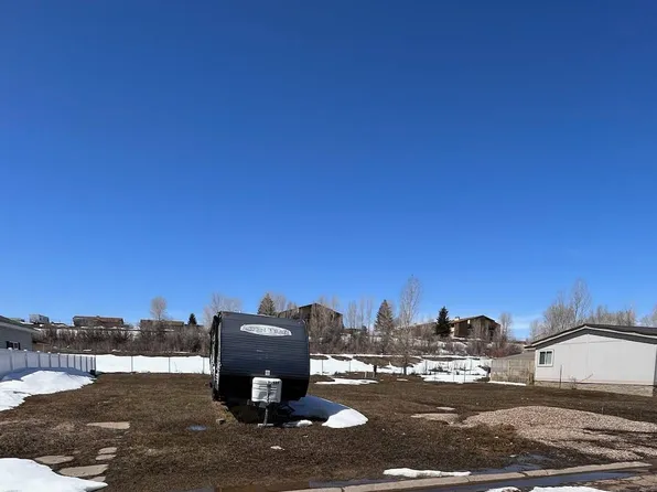 535 Grass Valley Dr, Evanston, WY 82930