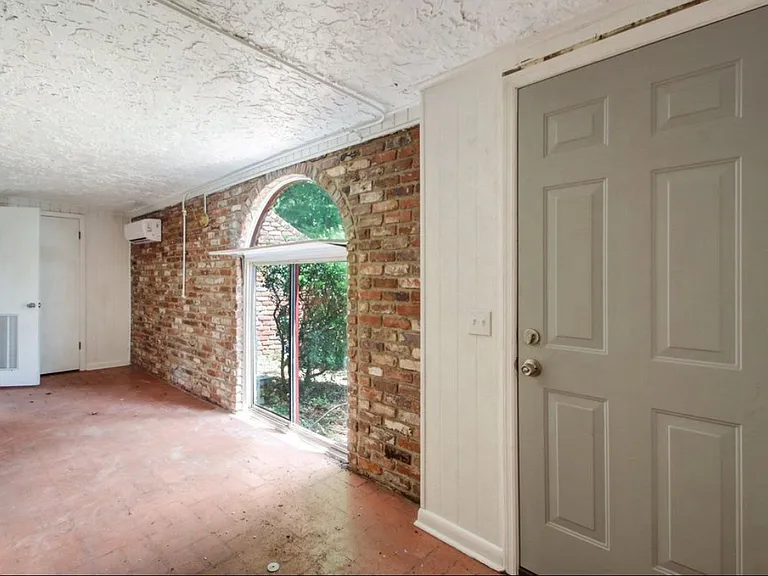 2325 Spring Park Rd #B — Photo 3