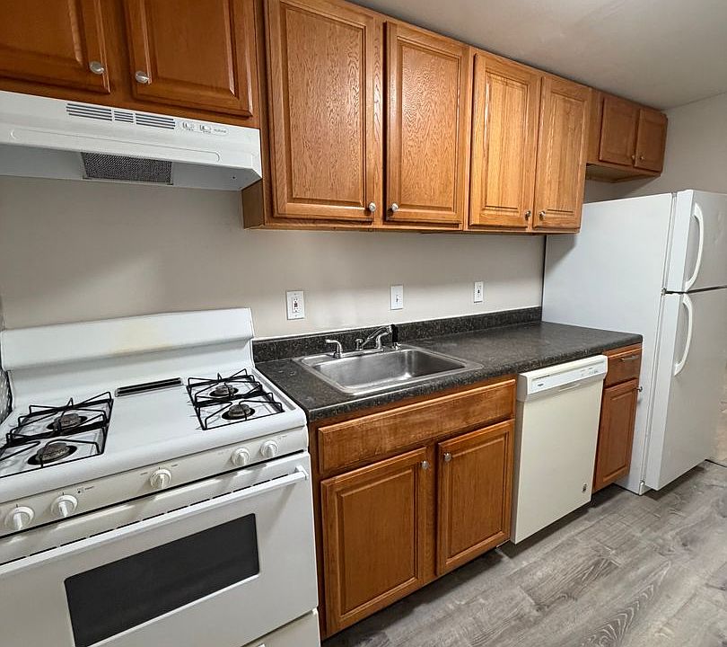 1st image of 345-381 Hildreth St #345-15