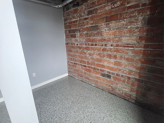 5th image of 112 11th St APT 601
