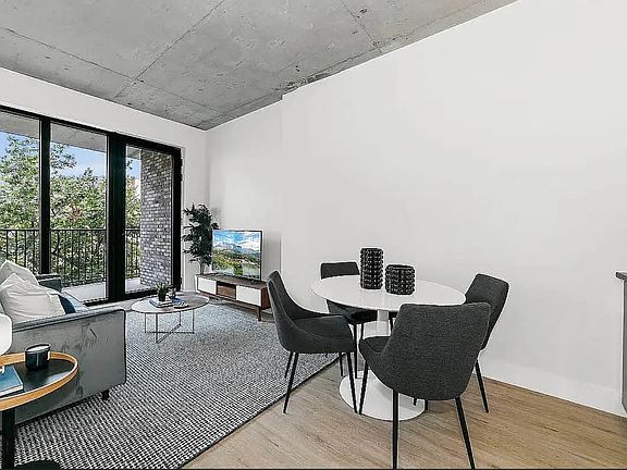 2nd image of 815 Flatbush Ave #403